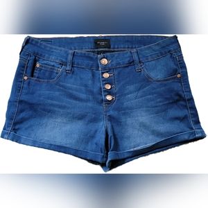 Celebrity Pink Rolled Cuff Mid-Rise Medium Wash Stretch Shorts - 13/31 -…